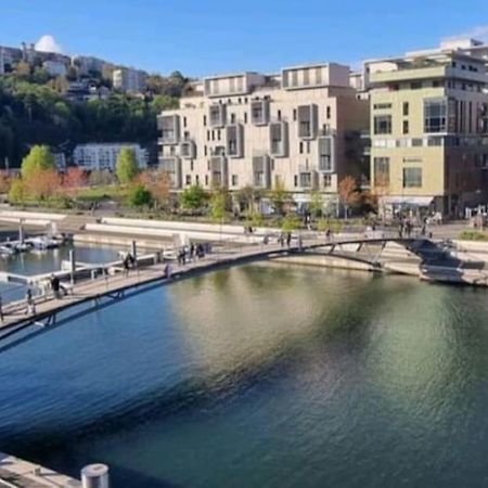 Appartement Dans Peniche Atypique Et Idyllique A Confluence Lione Esterno foto