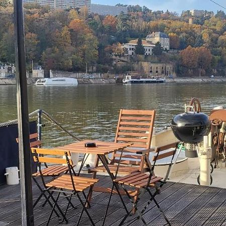 Appartement Dans Peniche Atypique Et Idyllique A Confluence Lione Esterno foto